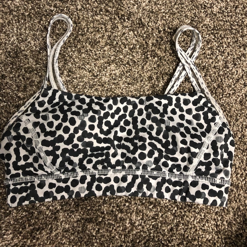 Lululemon sports bra